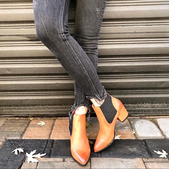 ✨HP✨Gorgeous Chelsea Booties - Picture 3 of 8